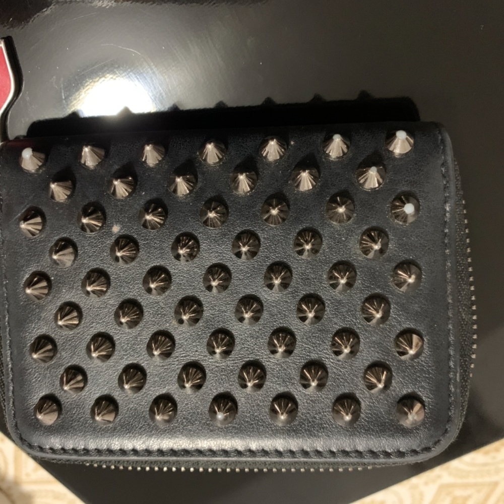 Christian Louboutin
Panettone Spikes Coin Purse - Picture 6 of 7